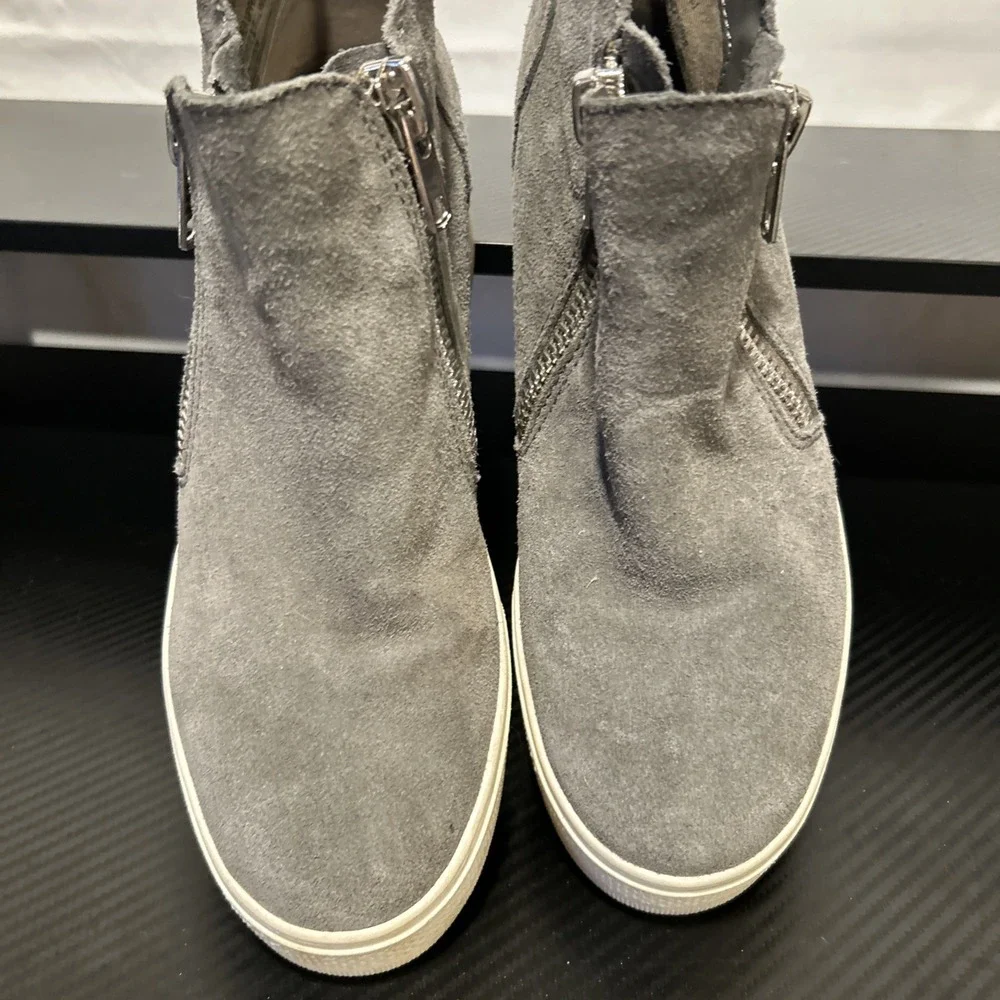 New Steve‎ Madden Wedgie Sneaker Size:8 Grey Suede Women